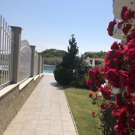 מלון דירות Gardenia Vacation Settlement 3*