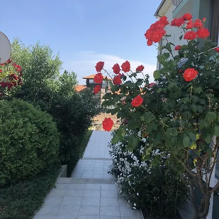 מלון דירות Gardenia Vacation Settlement 3*